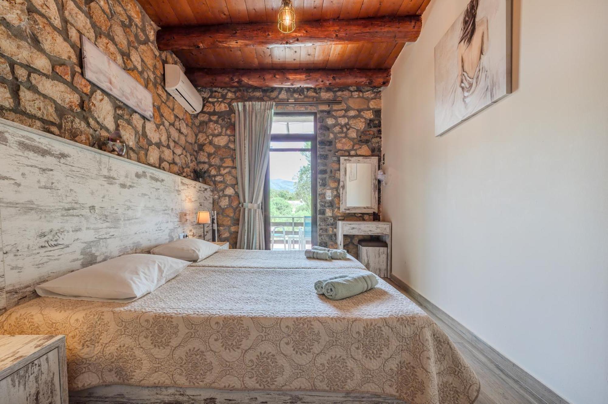 Souda Bay Cottage Плакиас Екстериор снимка